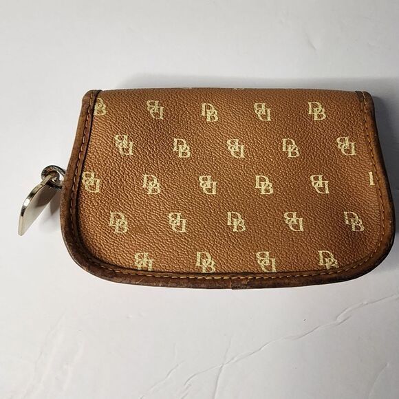 DOONEY & BOURKE  Signature Wristlet in light brown coated canvas - Picture 6 of 9